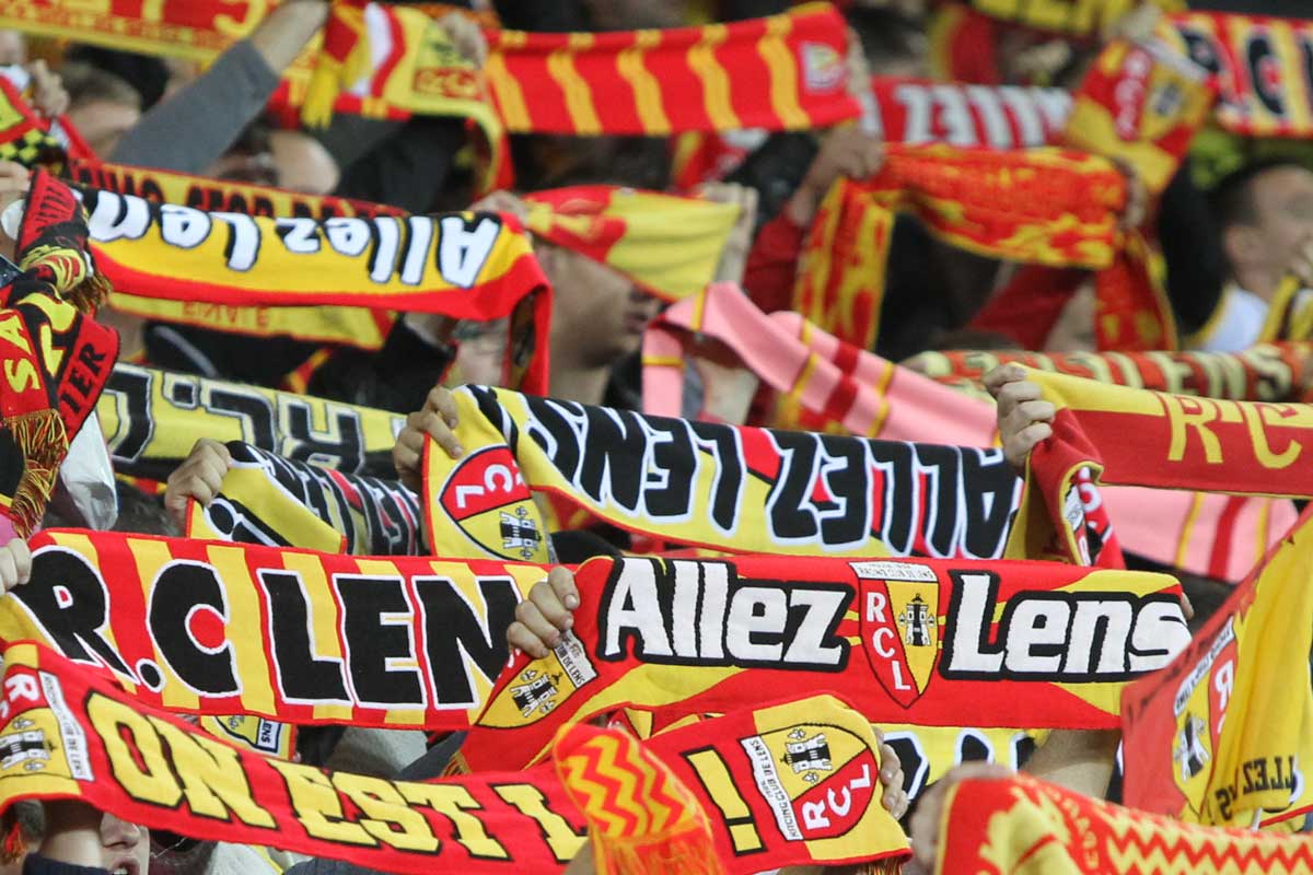 Sur la pelouse du stade de Béziers, les supporters du RC Lens « en veulent à la LFP »