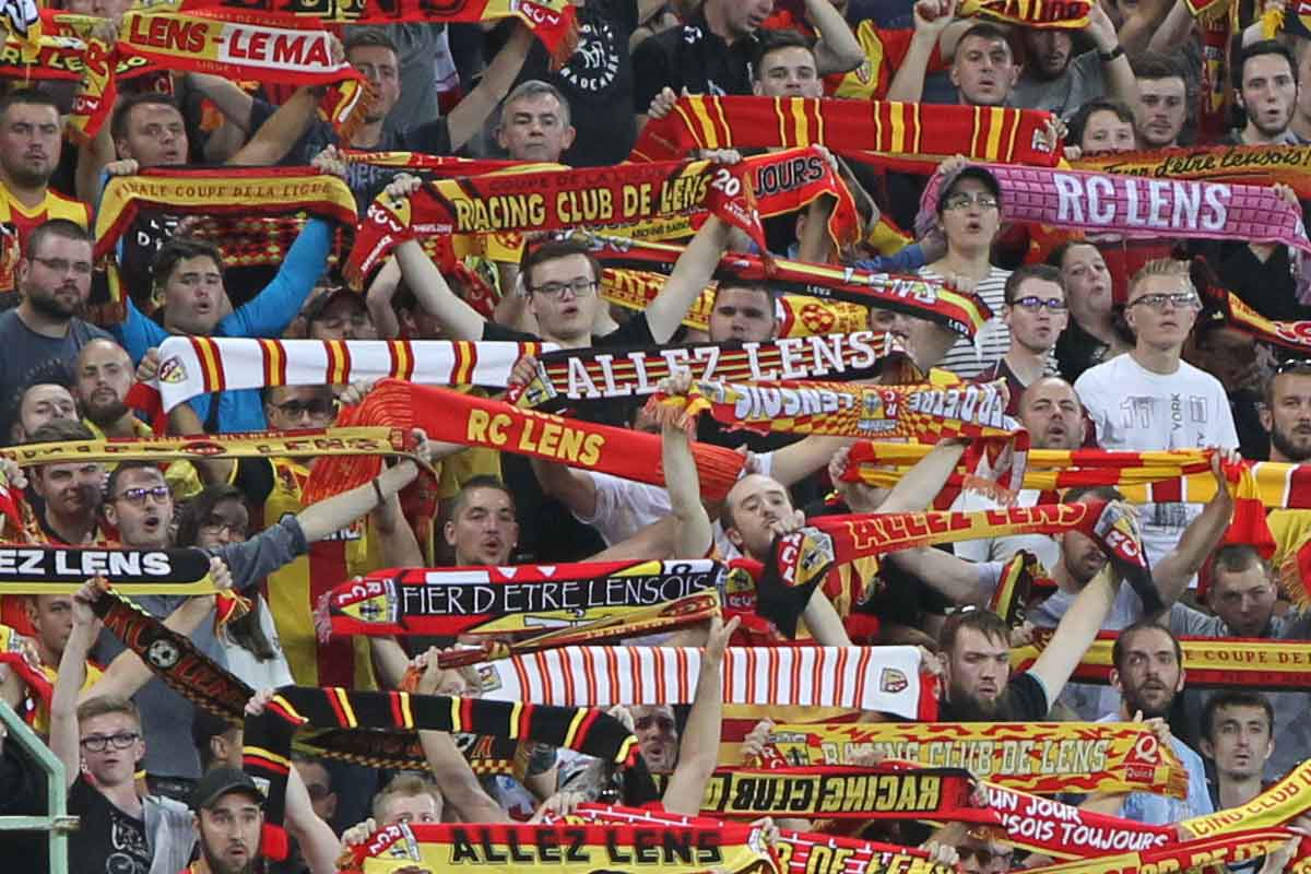 Les supporters du RC Lens soutenus par les supporters du FC Metz samedi