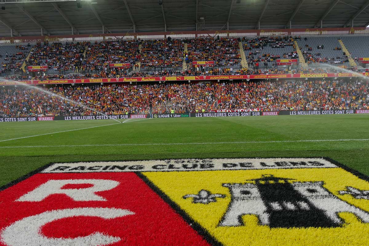 RC Lens : le nouveau maillot dévoilé - La Voix du Nord