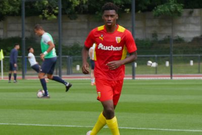 La défense centrale, un secteur à renforcer selon les supporters du RC Lens