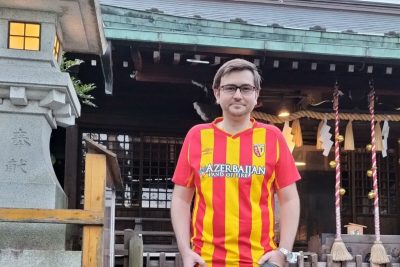 Au pays du soleil-levant, Romain vit sa passion du RC Lens lorsque la nuit est tombée depuis longtemps