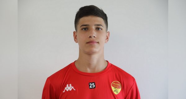 Un international algérien signe en U19