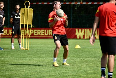 Patrick Berg présent en tribune lors du match entre le Standard et Courtrai