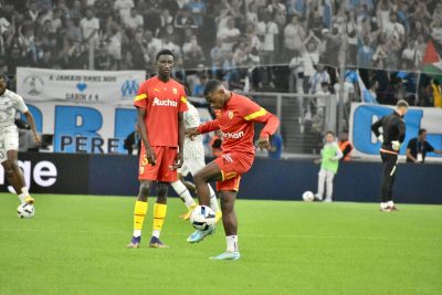 2 profils distincts envisagés par le RC Lens pour renforcer son secteur offensif ?
