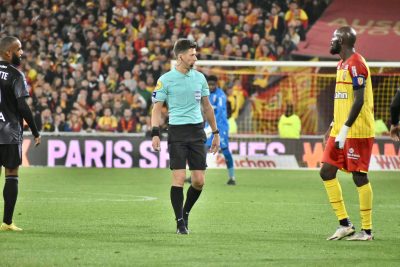 Pour un ex arbitre international, le corps arbitral de Brest-RC Lens s’est bien trompé 3 fois