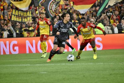 Sidney Govou : “Je ne suis pas sûr qu’il y ait plus de deux joueurs lensois qui seraient titulaires à Lyon”