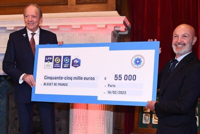 Bleuet de France : un beau chèque grâce notamment à la vente de maillots de joueurs du RC Lens