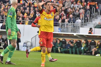 Faut-il persévérer avec Florian Sotoca en pointe ?