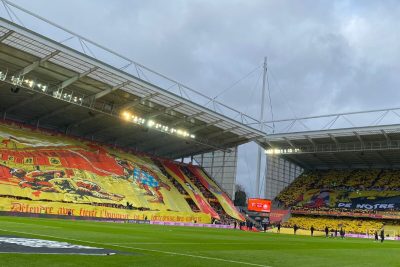 Un spectaculaire tifo empreint d’histoire et une nouvelle grosse affluence pour le derby