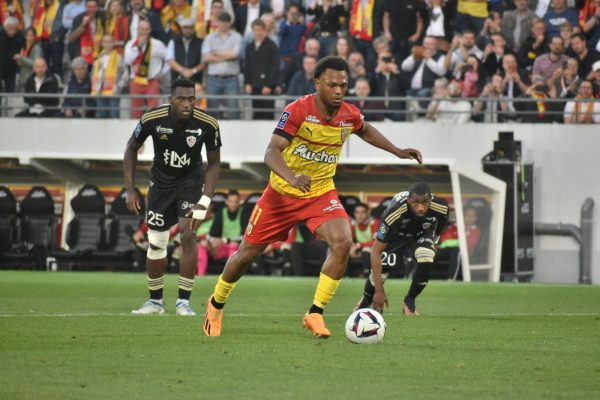 Qui sera le successeur tant attendu de Loïs Openda au RC Lens ?