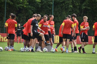Le mois d’août peut-il déjà être un tournant majeur dans la saison du RC Lens ? Les réponses !