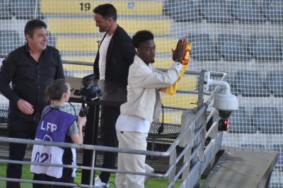 [Officiel] Présenté à Bollaert, Elye Wahi est désormais un joueur du RC Lens !