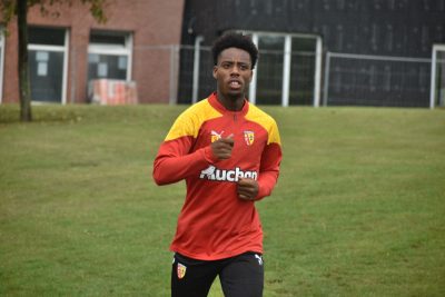 [Vidéo] Un bizutage pour Elye Wahi après son arrivée au RC Lens