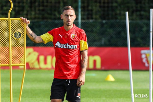 Ruben Aguilar à l'entraînement avec le RC Lens