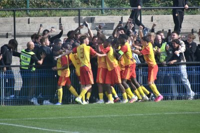 Franck Haise félicite les U19 et le staff, qualifiés pour les 8e de finale de Youth League