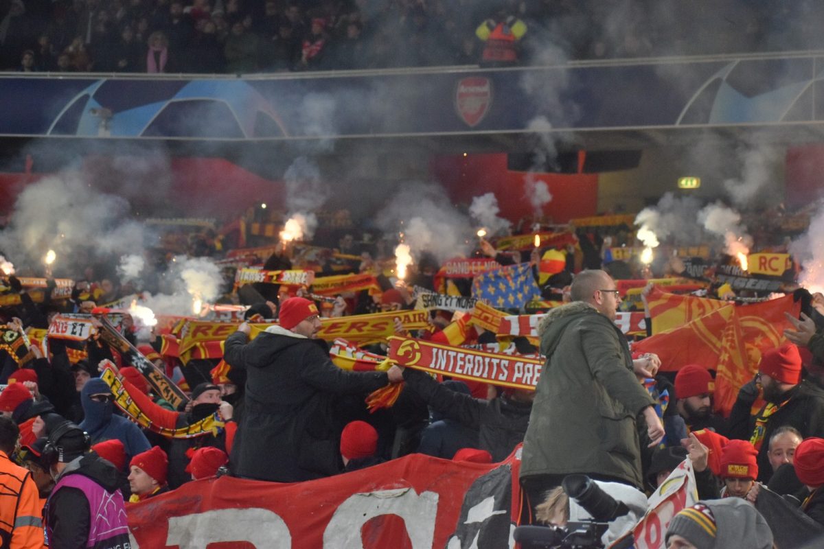 supporters fumigènes 2 Arsenal Lens Ligue des Champions