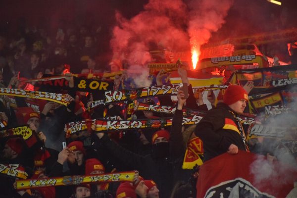 supporters fumigènes Arsenal Lens Ligue des Champions