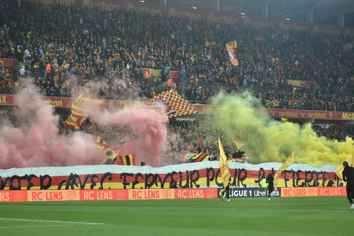 supporters fumigènes