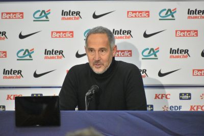 Adi Hütter : «On va à Lens pour essayer de gagner car nous avons encore la possibilité de finir deuxième»