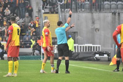 Le RC Lens est-il trop indiscipliné cette saison ?