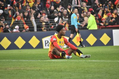 De nouveau averti, Elye Wahi sera suspendu pour le déplacement à Rennes