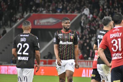 Les enchères grimpent encore sur les maillots du RC Lens au profit de la lutte contre le racisme et l’antisémitisme