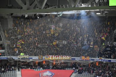 Après le RC Lens, les supporters dénoncent les conditions de déplacement à Nice et réclament l’ouverture complète du parcage