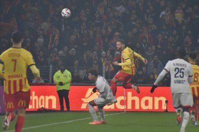 «C’est bien de vouloir tout gagner, mais il faut être pragmatique», Lens doit-il se montrer plus prudent ?