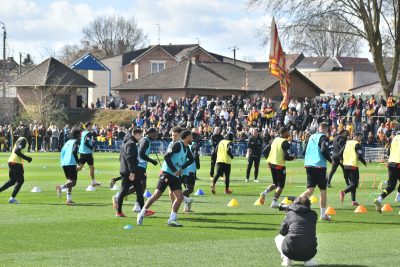 Le RC Lens ouvre son entraînement au public la veille du derby