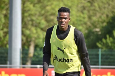 Lyon-RC Lens : la direction nationale de l’arbitrage justifie le penalty non-sifflé après la main de Juma Bah