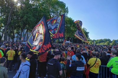 Avant RC Lens-Monaco, un rassemblement festif, la rue Daniel Leclercq inaugurée