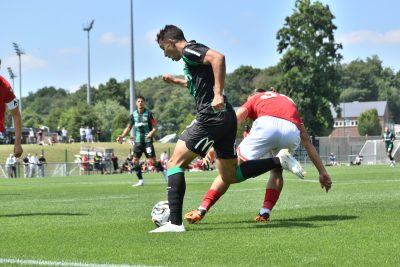 Revivez en images le match nul entre le RC Lens et le Standard de Liège à la Gaillette