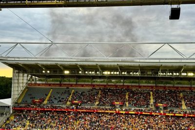 Une épaisse fumée aperçue au-dessus de Bollaert pendant le match, que s’est-il passé ?