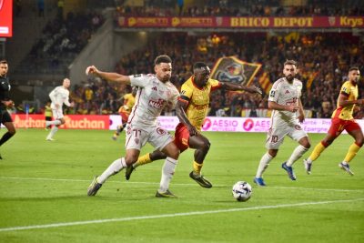 Remplacé à la pause, Deiver Machado souffre du genou, sa présence en sélection colombienne incertaine