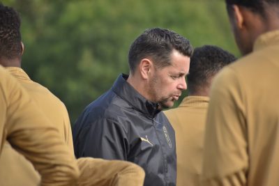 [Vidéo] Le discours lucide de Pierre Sage à ses joueurs dans le vestiaire après la victoire à Auxerre