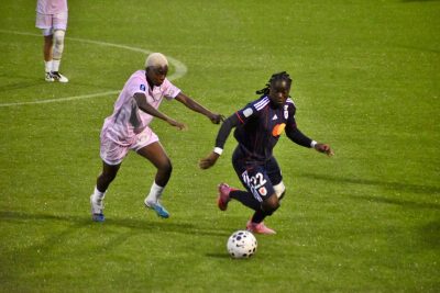 Octobre Rose : plus de 2 500 euros récoltés dans la vente aux enchères des maillots du RC Lens
