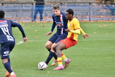 Le RC Lens B tient la dragée haute au leader du National mais s’incline après un festival de buts