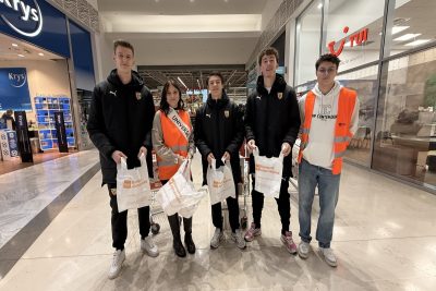 Les jeune du RC Lens présents pour soutenir la Banque Alimentaire du Pas-de-Calais