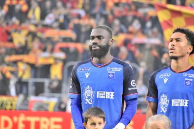 Courtisé par le RC Lens l’été dernier, Lassine Sinayoko prolonge avec Auxerre