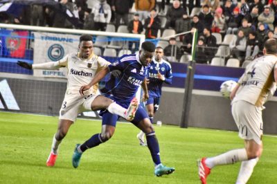 Le Paris FC surpris par des transferts de joueurs vers Lens malgré l’appui de Red Bull
