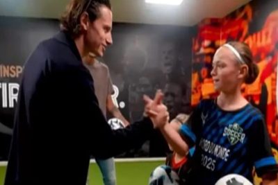 [Vidéo] Quand César, recordman du monde de jongles, met au défi les joueurs du RC Lens