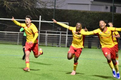 [U18-J14] Réduit à 10, le Racing renverse son dauphin arrageois et prend le large