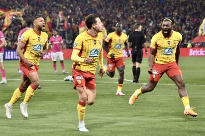Pierre Sage sur la doublette Saint-Maximin/Thauvin : « Ce sont des profils où la différence se fait souvent par le dribble»