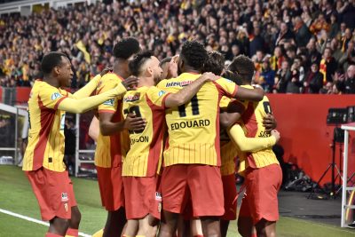 Le RC Lens désormais 2e attaque de Ligue 1 et rattrapé par Lyon en défense