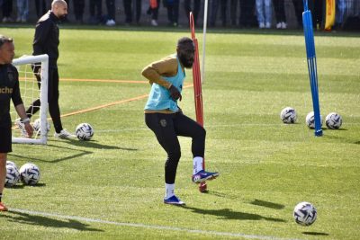 Arthur Masuaku titulaire ? «Il est resté toute la semaine au poste de défenseur axial gauche», lance Pierre Sage