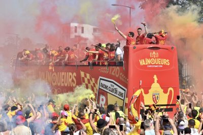 Dans la liesse et l’euphorie des supporters, revivez la parade des Sang et Or