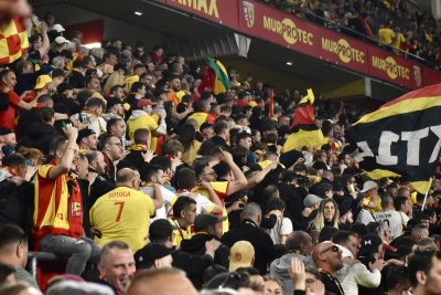 [Vidéos] Chenille géante, nouvel épisode des Simpsons… Lens sait s’amuser quand il faut fêter une qualification en Ligue des Champions