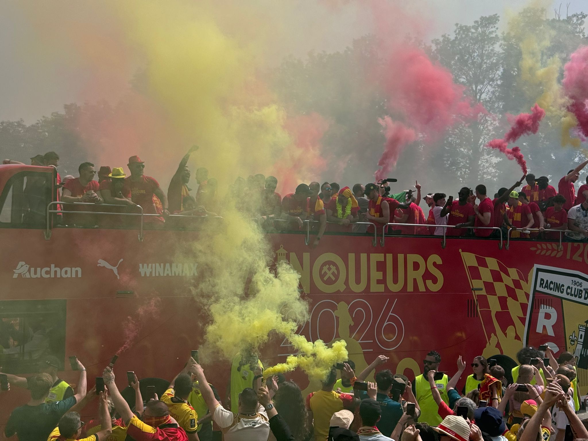 Dans la liesse et l’euphorie des supporters, revivez la parade des Sang et Or