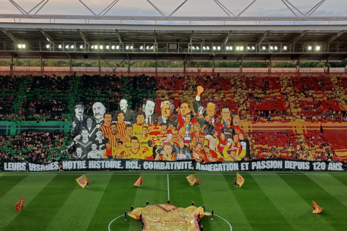 Cortège, tifo, feu d’artifice... Une journée magnifique du début à la fin à Lens et à Bollaert